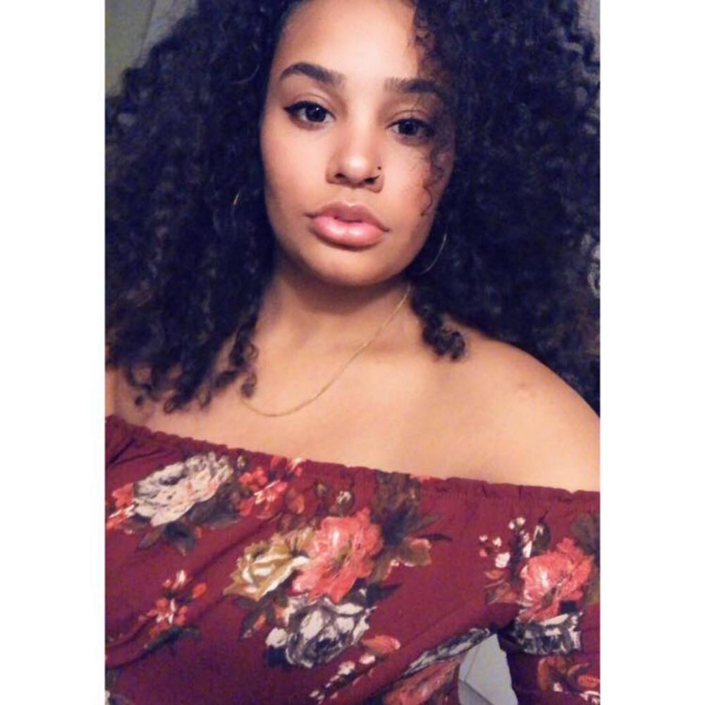 Meet your Posher, Naiomi